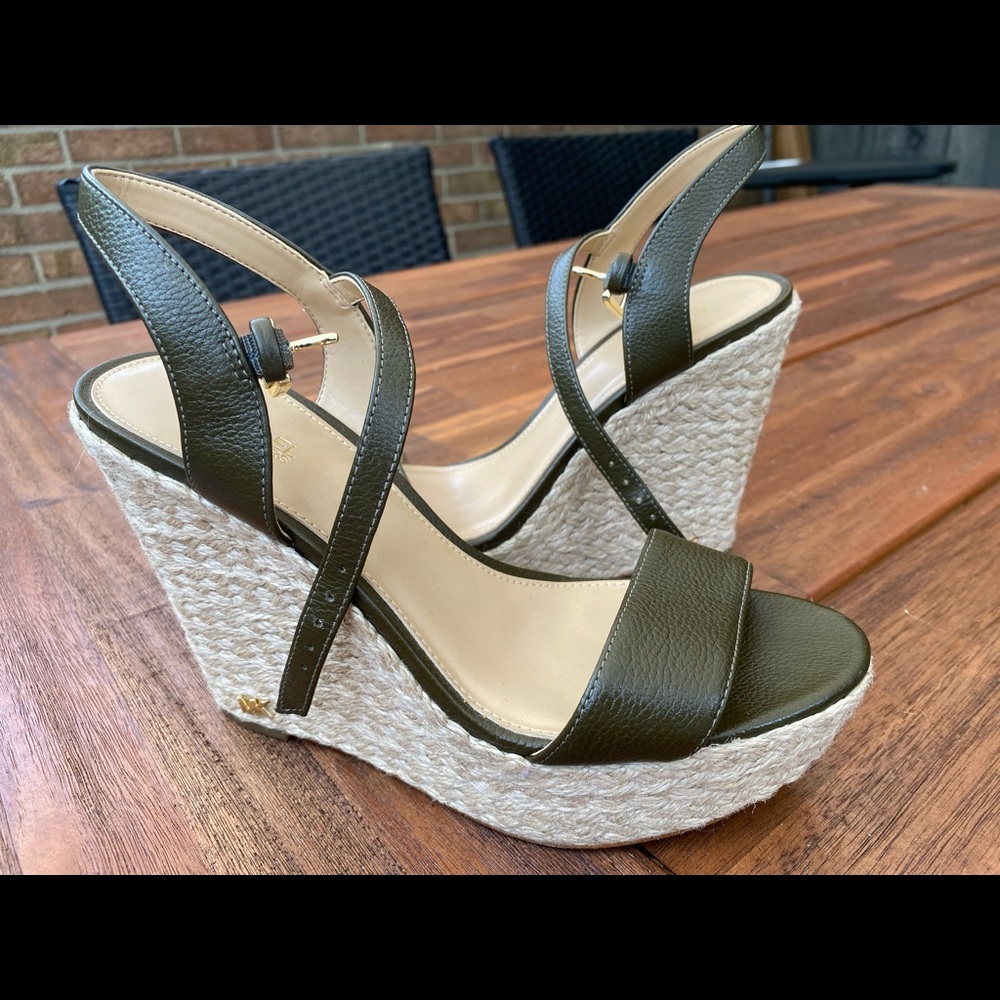 Sandals - Picture 3 of 5
